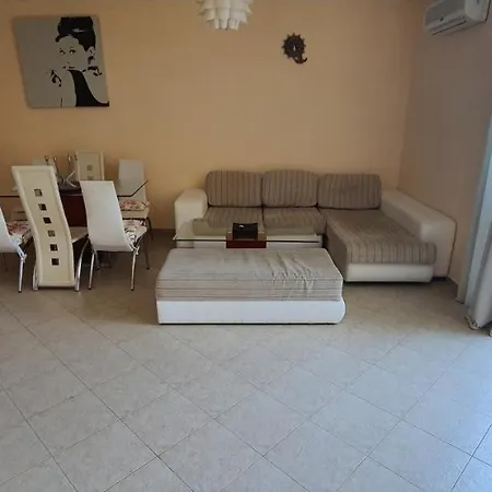Vp In Karolina Apartment *