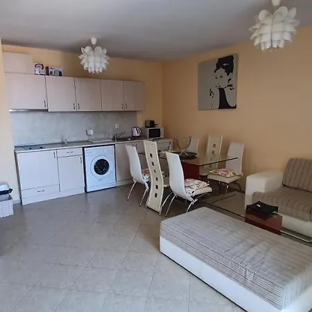 Vp In Karolina Apartment